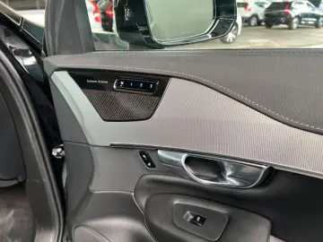 VOLVO XC90 T8 AWD Plug-in Hybrid Plus-Bright HeadUpDis
