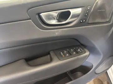 VOLVO XC60 B5 B AWD Core