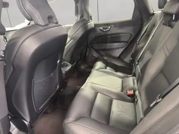VOLVO XC60 B5 B AWD Core