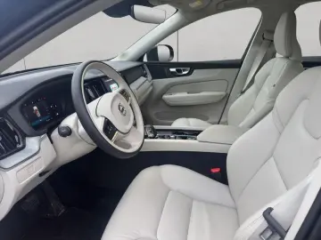 VOLVO XC60 B5 B AWD Core