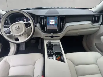 VOLVO XC60 B5 B AWD Core