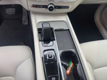 VOLVO XC60 B5 B AWD Core