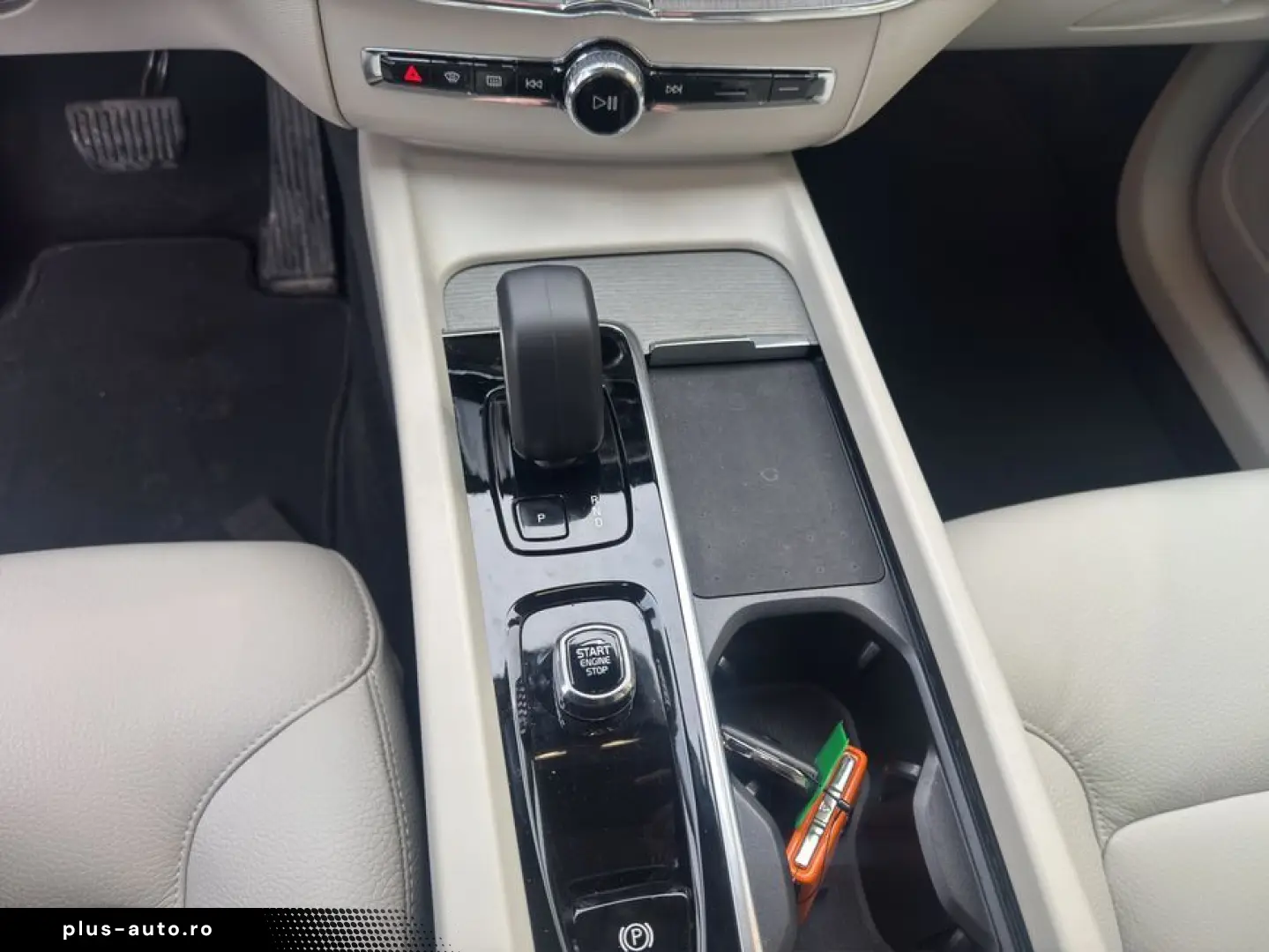 VOLVO XC60 B5 B AWD Core