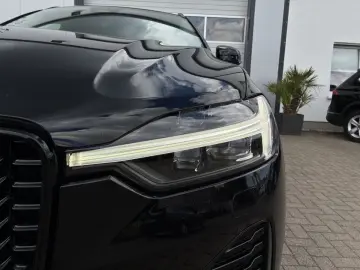 VOLVO XC60 B5 Ultra Dark AWD  Harman Kardon 360