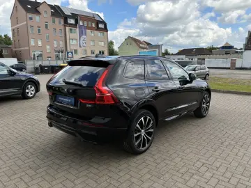 VOLVO XC60 B5 Ultra Dark AWD  Harman Kardon 360