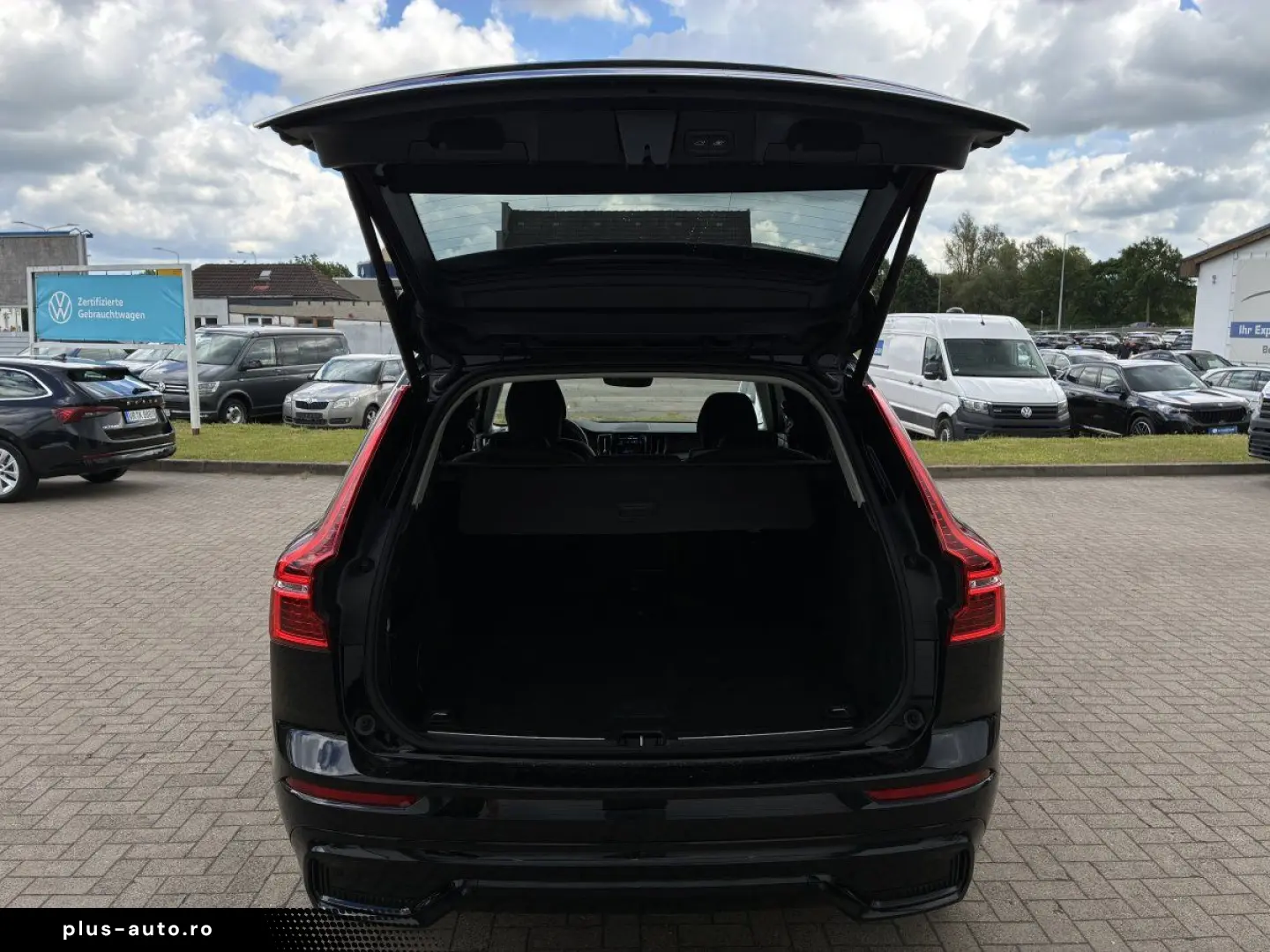 VOLVO XC60 B5 Ultra Dark AWD  Harman Kardon 360