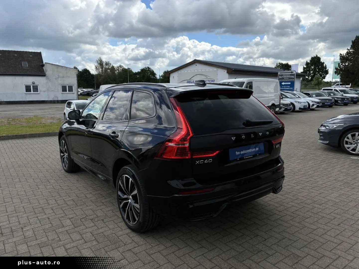 VOLVO XC60 B5 Ultra Dark AWD  Harman Kardon 360