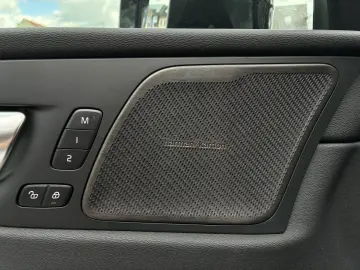 VOLVO XC60 B5 Ultra Dark AWD  Harman Kardon 360