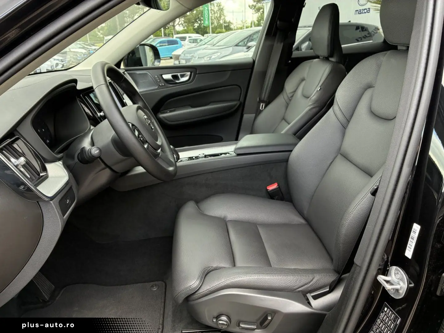 VOLVO XC60 B5 Ultra Dark AWD  Harman Kardon 360