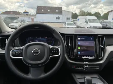 VOLVO XC60 B5 Ultra Dark AWD  Harman Kardon 360