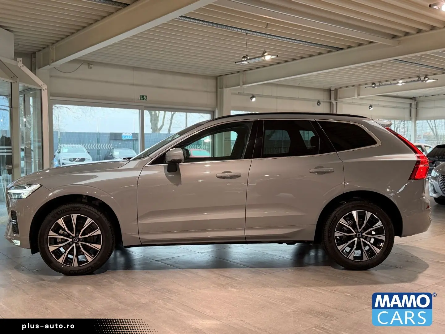 VOLVO XC60 2025 — imagine 3