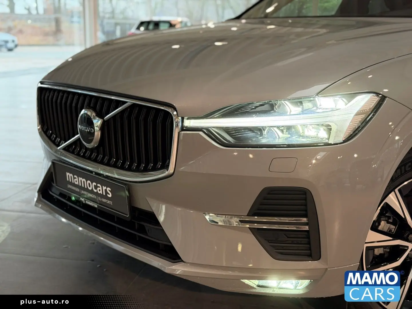 VOLVO XC60 2025 — imagine 8