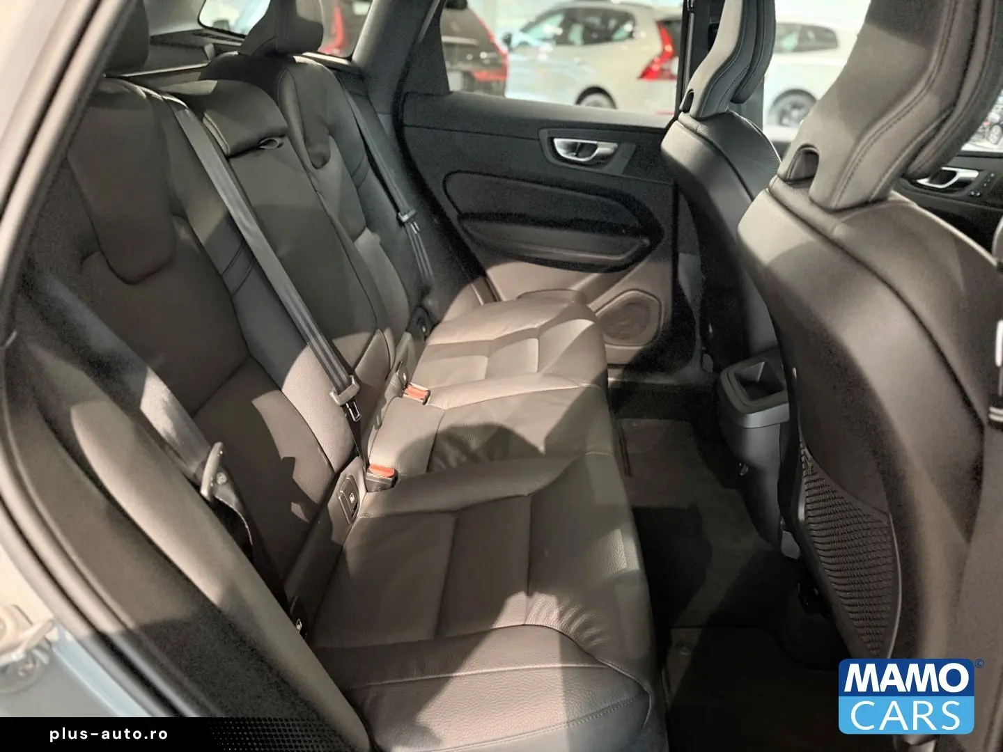 VOLVO XC60 2025 — imagine 32