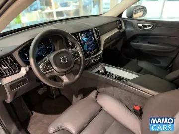 VOLVO XC60 B5 AWD Core  ACC CAM BLIS SHZ LHZ H&K