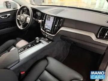 VOLVO XC60 B5 AWD Core  ACC CAM BLIS SHZ LHZ H&K