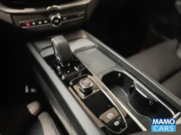VOLVO XC60 B5 AWD Core  ACC CAM BLIS SHZ LHZ H&K