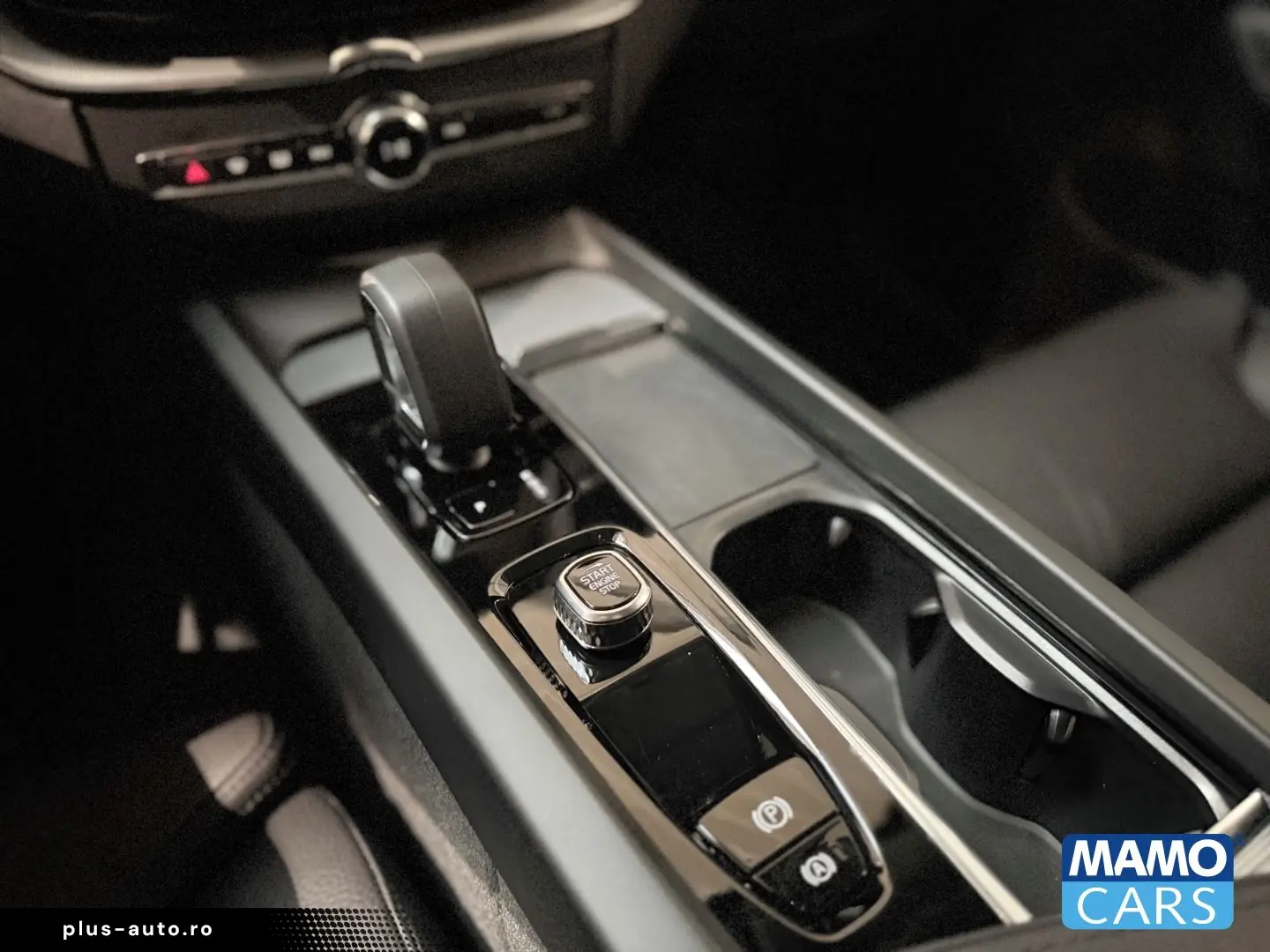 VOLVO XC60 2025 — imagine 39