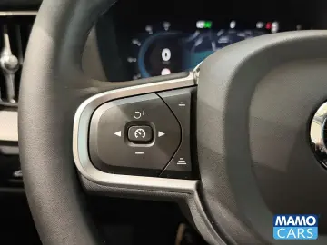 VOLVO XC60 B5 AWD Core  ACC CAM BLIS SHZ LHZ H&K