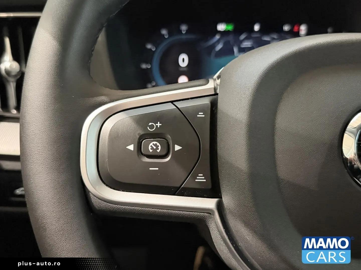 VOLVO XC60 2025 — imagine 41