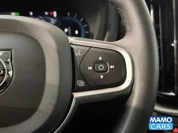 VOLVO XC60 B5 AWD Core  ACC CAM BLIS SHZ LHZ H&K