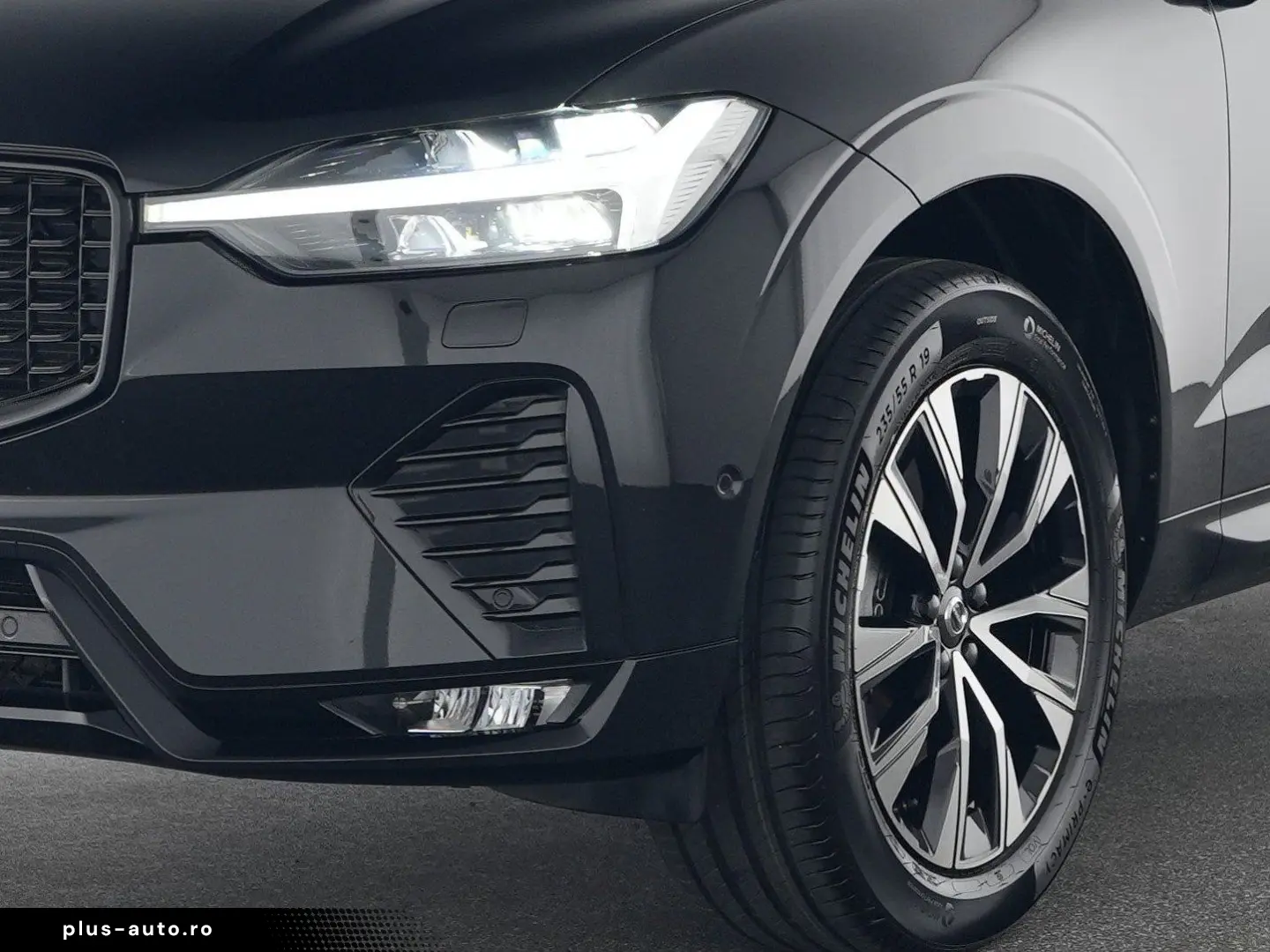 VOLVO XC60 B5 AWD Benzin Plus Dark 360 VOLL LED ACC