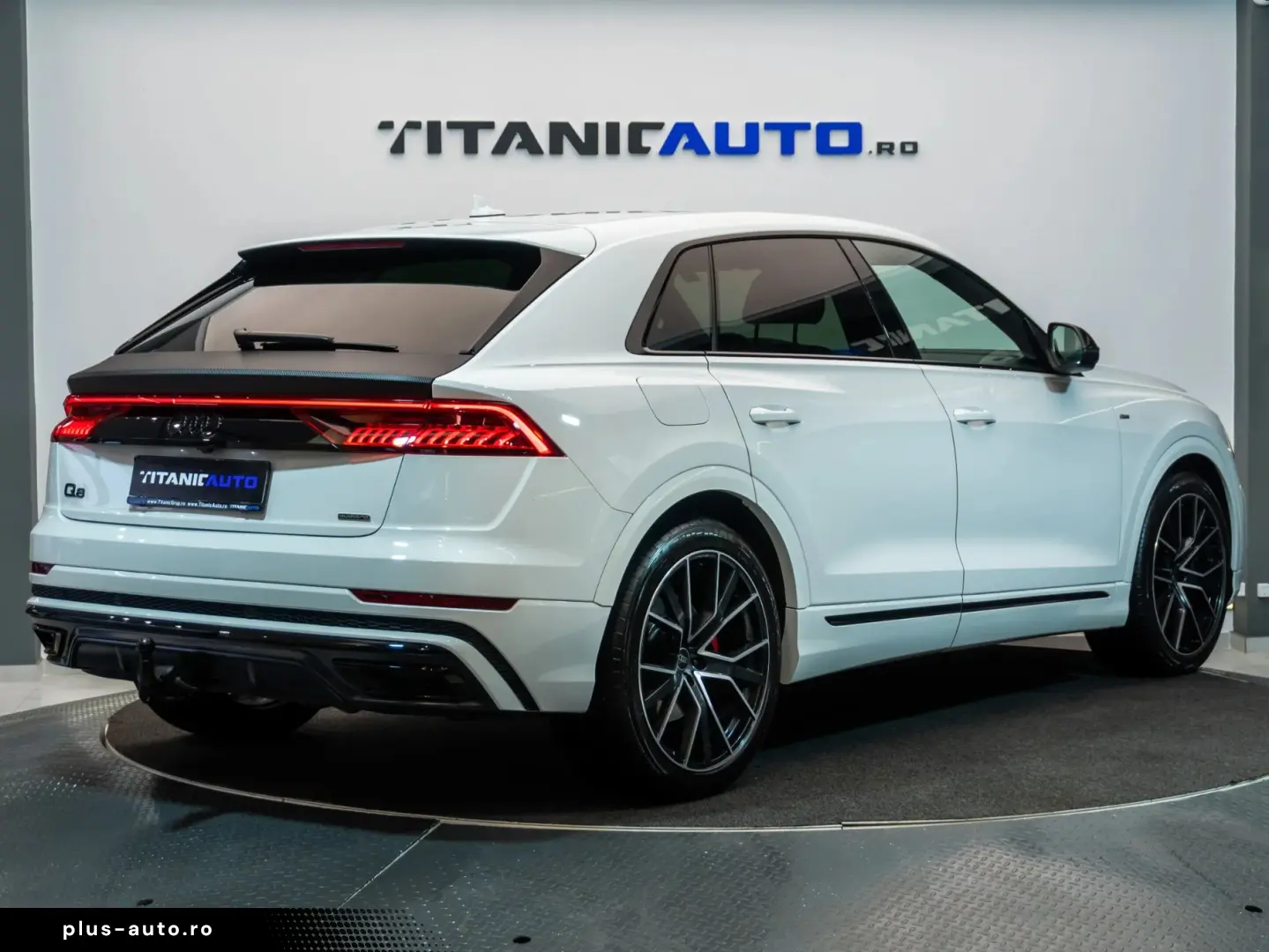 Audi Q8 S line • 3.0 TFSI • Benzină • 340 CP • quattro • Aut