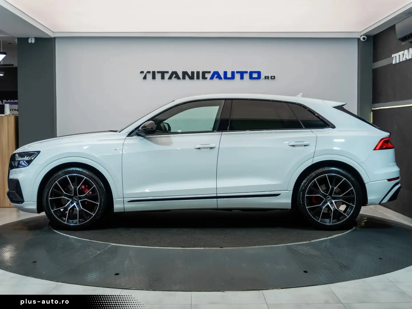 Audi Q8 S line • 3.0 TFSI • Benzină • 340 CP • quattro • Aut