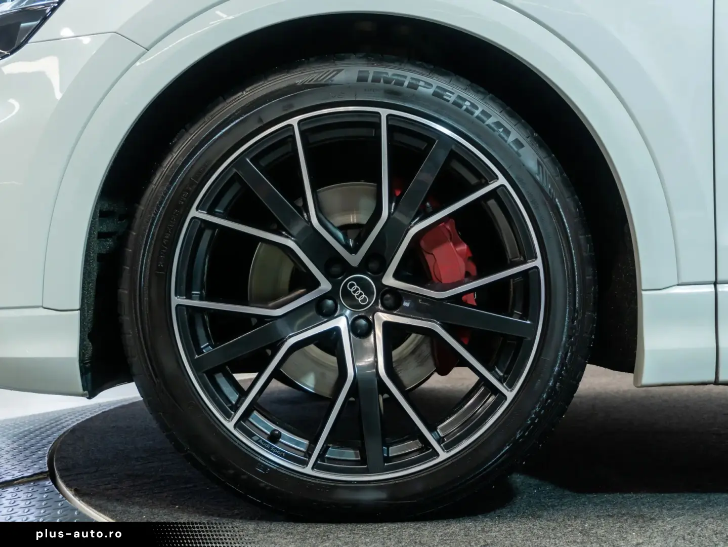 Audi Q8 S line • 3.0 TFSI • Benzină • 340 CP • quattro • Aut