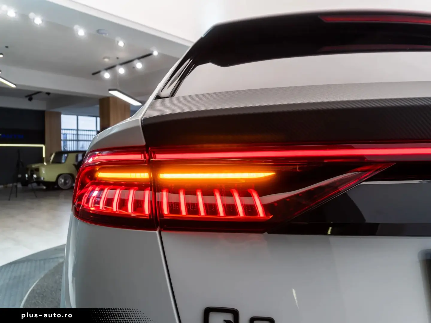 Audi Q8 S line • 3.0 TFSI • Benzină • 340 CP • quattro • Aut