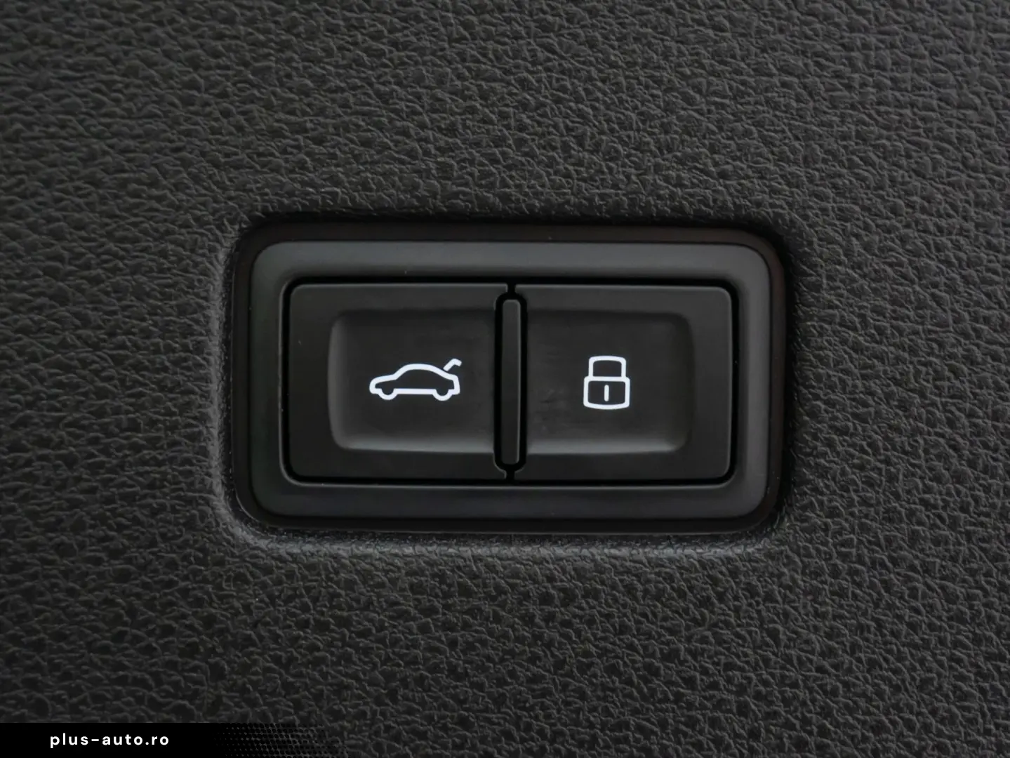 Audi Q8 S line • 3.0 TFSI • Benzină • 340 CP • quattro • Aut