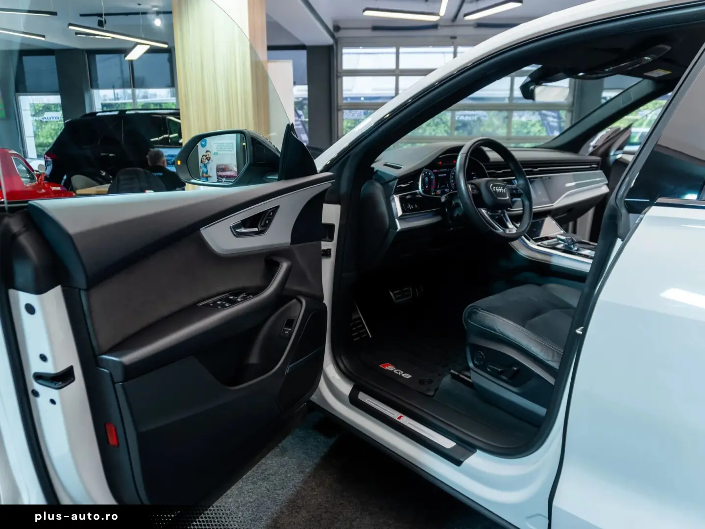 Audi Q8 S line • 3.0 TFSI • Benzină • 340 CP • quattro • Aut