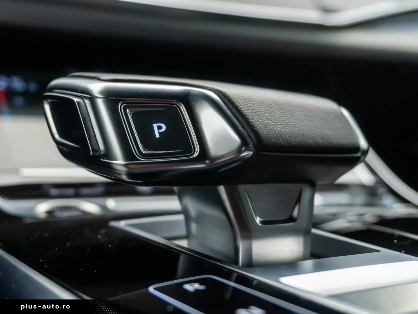Audi Q8 S line • 3.0 TFSI • Benzină • 340 CP • quattro • Aut
