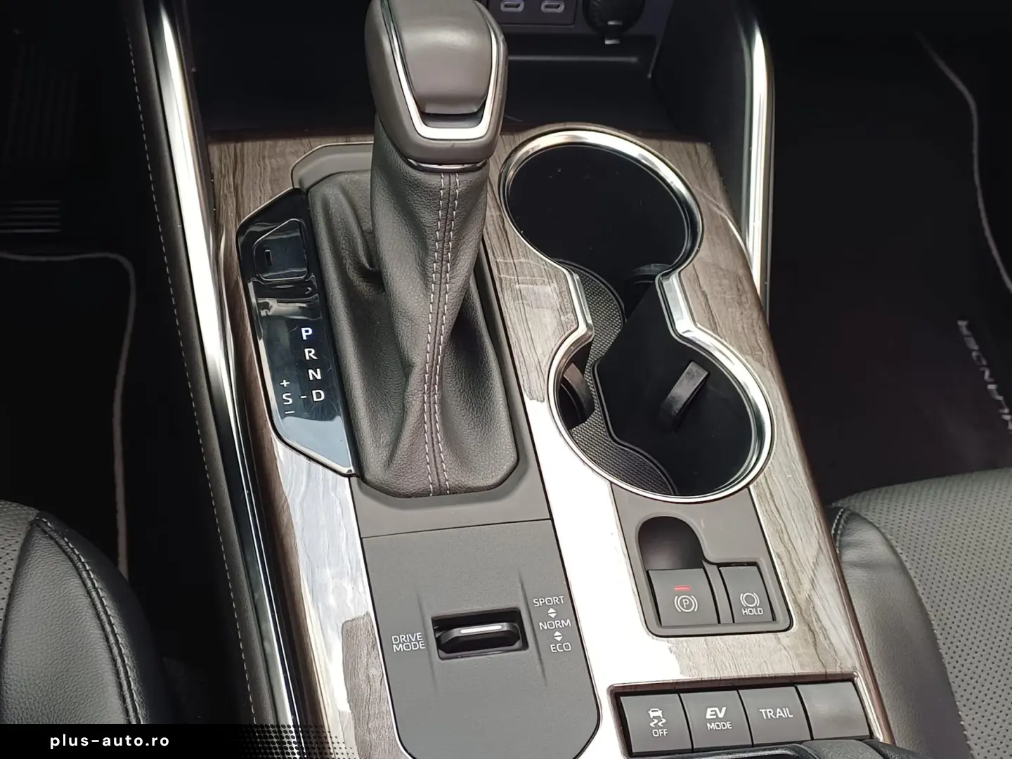 Toyota HIGHLANDER 2.5 Hybrid AWD Luxury 248CP