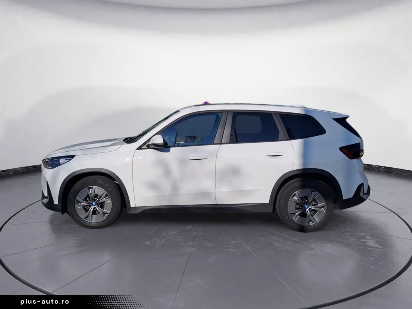 BMW iX1 eDrive20  Navi Panorama Komfortzugang LED PD