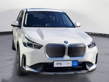 BMW iX1 eDrive20  Navi Panorama Komfortzugang LED PD