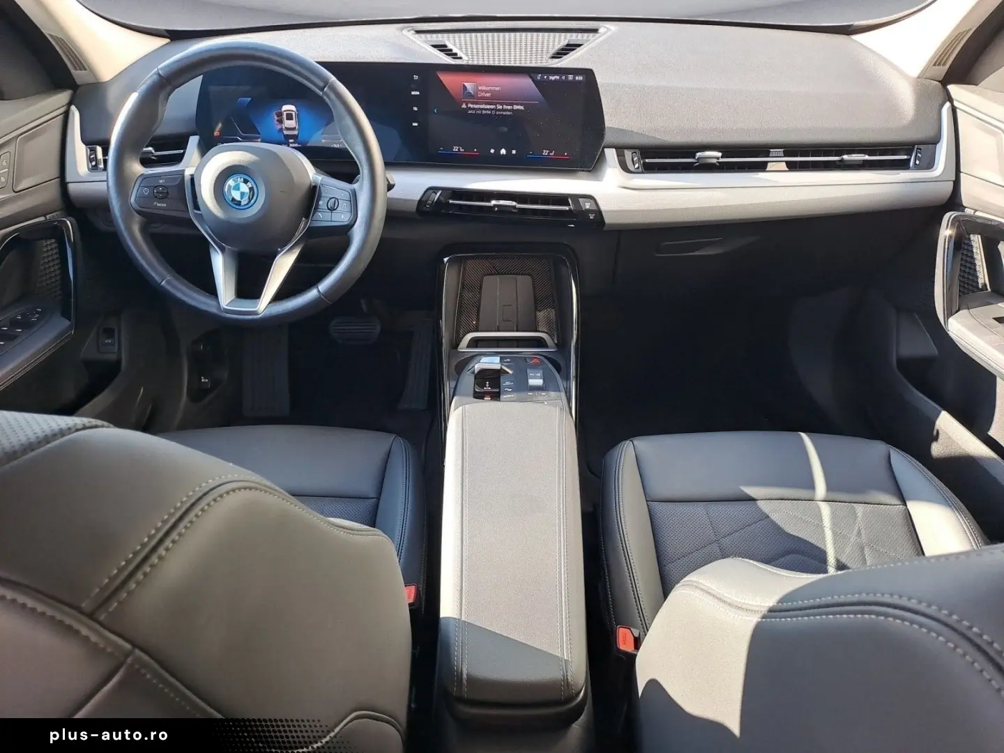 BMW iX1 eDrive20  Navi Panorama Komfortzugang LED PD
