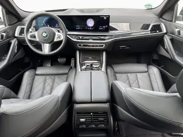 BMW X6 xDrive 30d M Sport Pro Pano AHK AdpLED H K 22