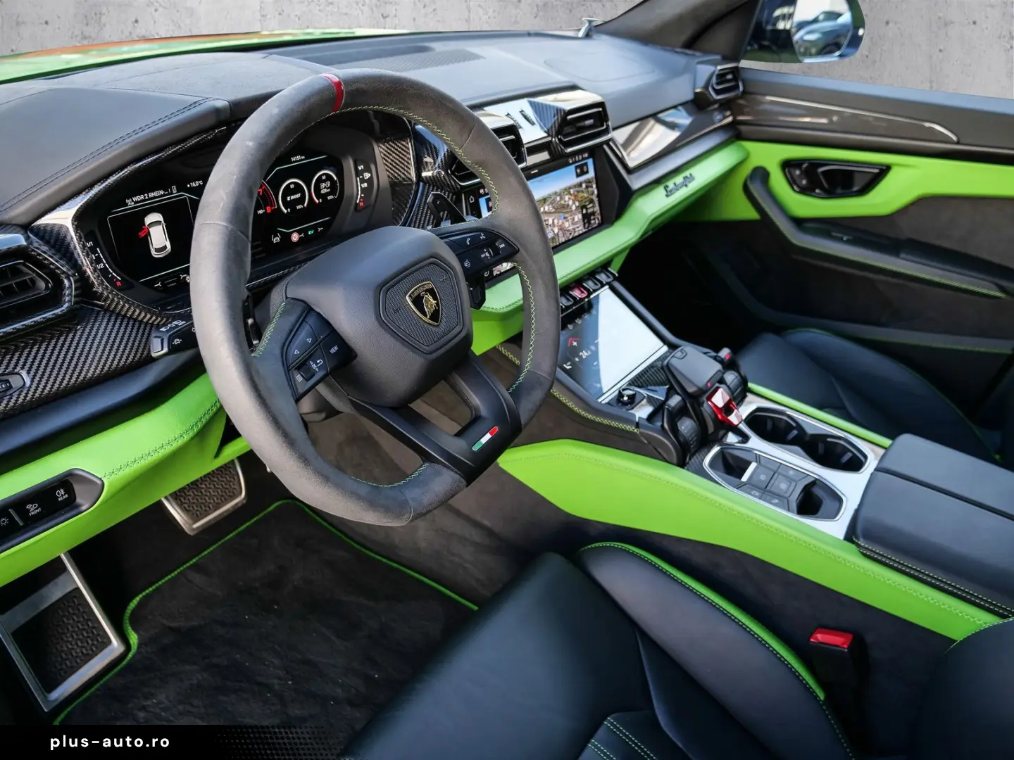 LAMBORGHINI Urus SE Verde Selvans  Big Interior Carbon Pack