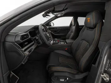 LAMBORGHINI Urus SE