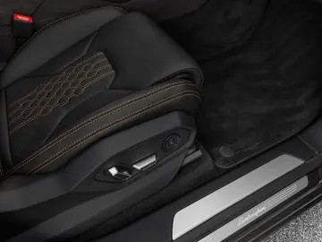LAMBORGHINI Urus SE