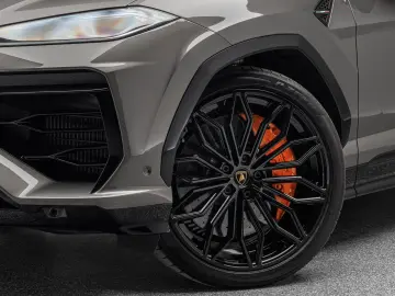 LAMBORGHINI Urus SE