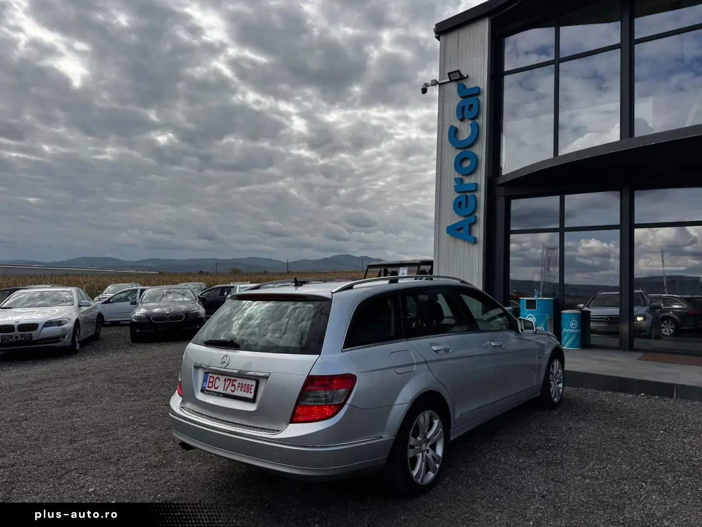 Mercedes-Benz C180 Kompresor    Automat    Dublu clima