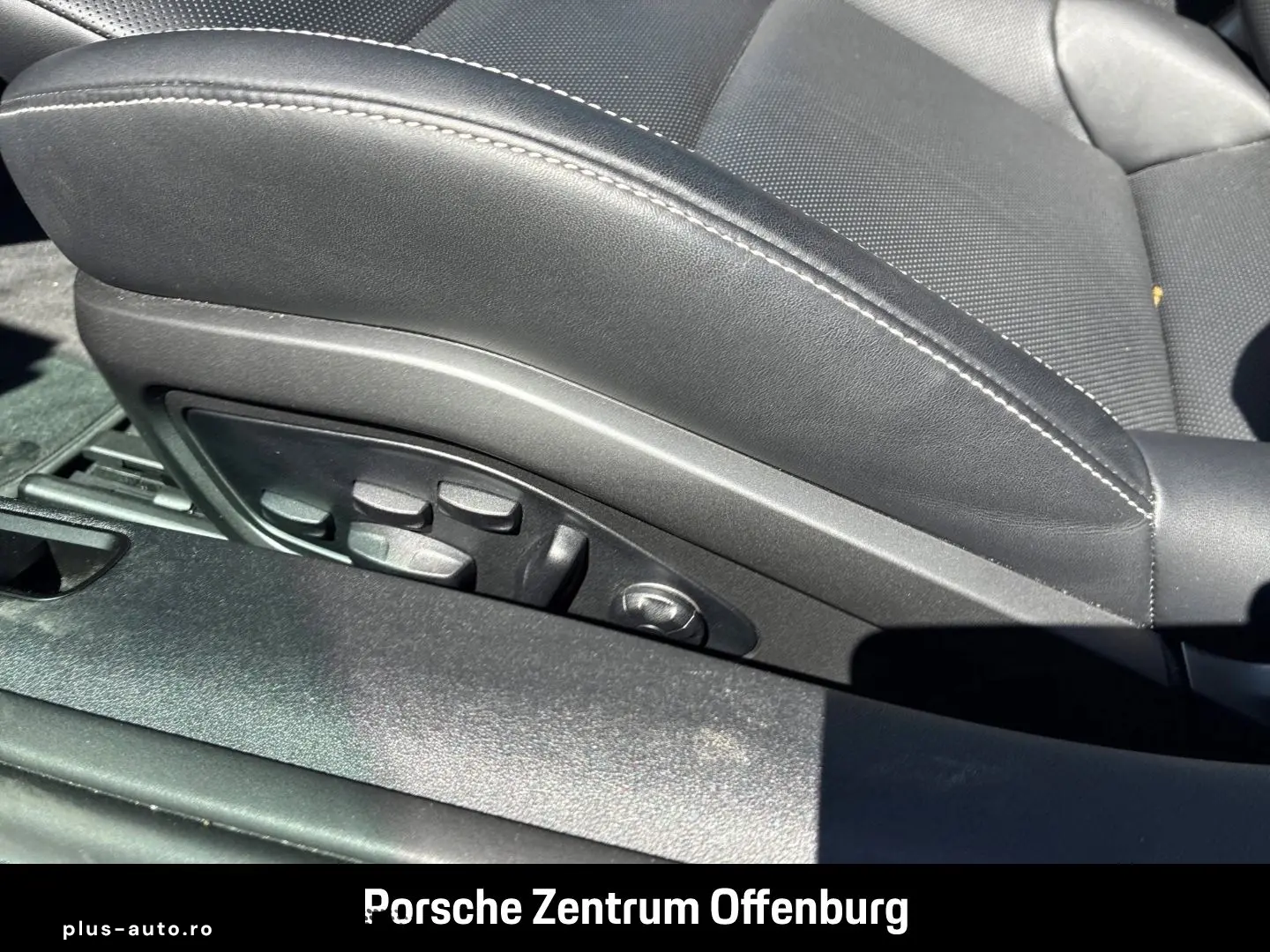 PORSCHE 992 -2 (911) Carrera Cabriolet Navi Memory Bose