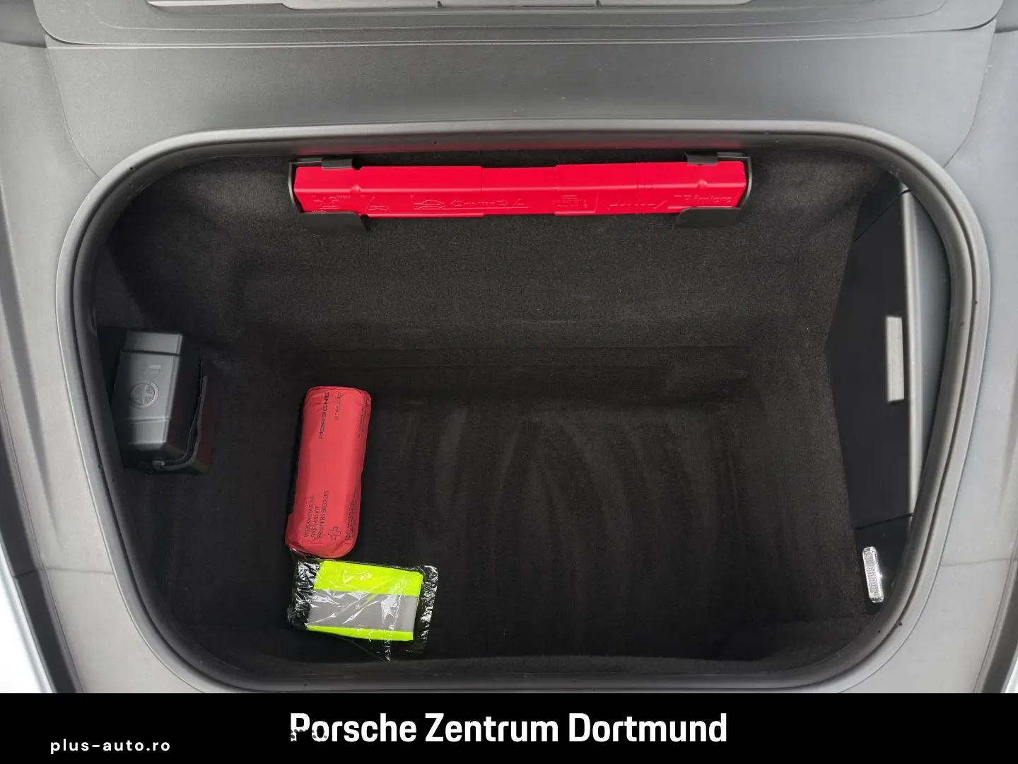 PORSCHE 992 -2 (911) Carrera T Cabriolet BOSE Sportabgas