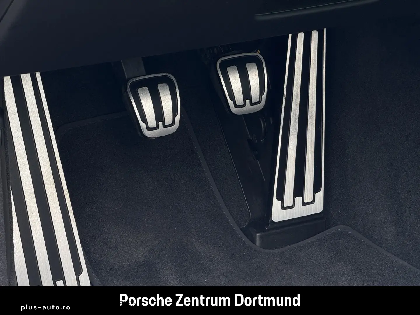 PORSCHE 992 -2 (911) Carrera T Cabriolet BOSE Sportabgas
