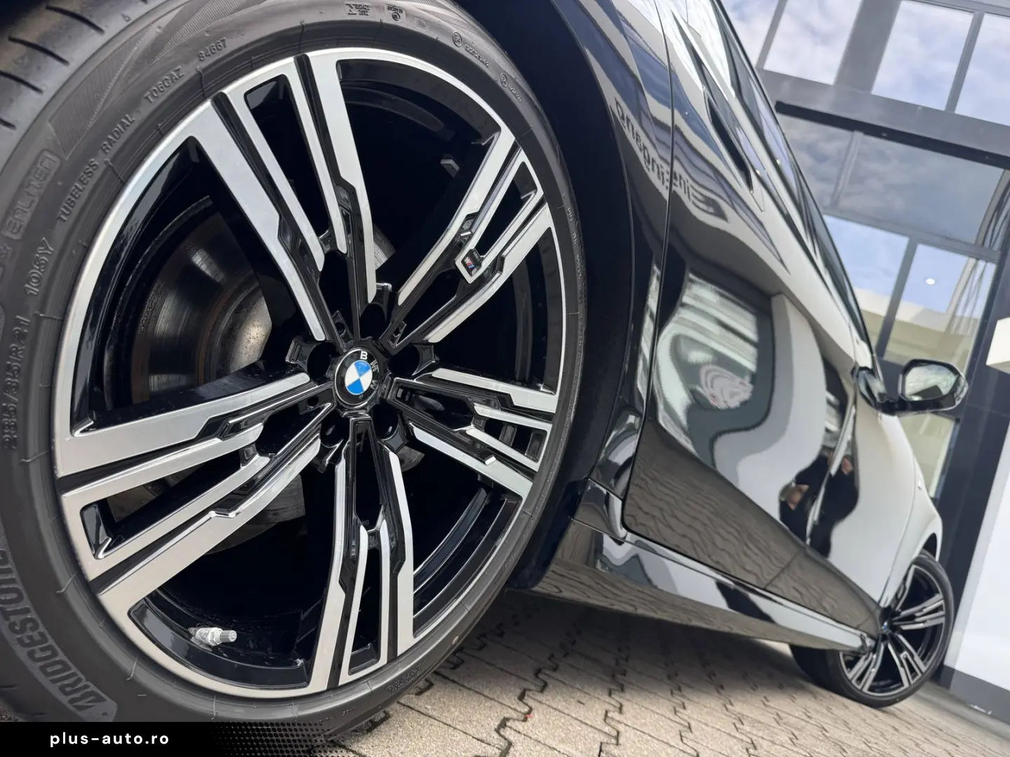 BMW 740d xDrive M Sport SkyPano DA PA Prof B&W AHK