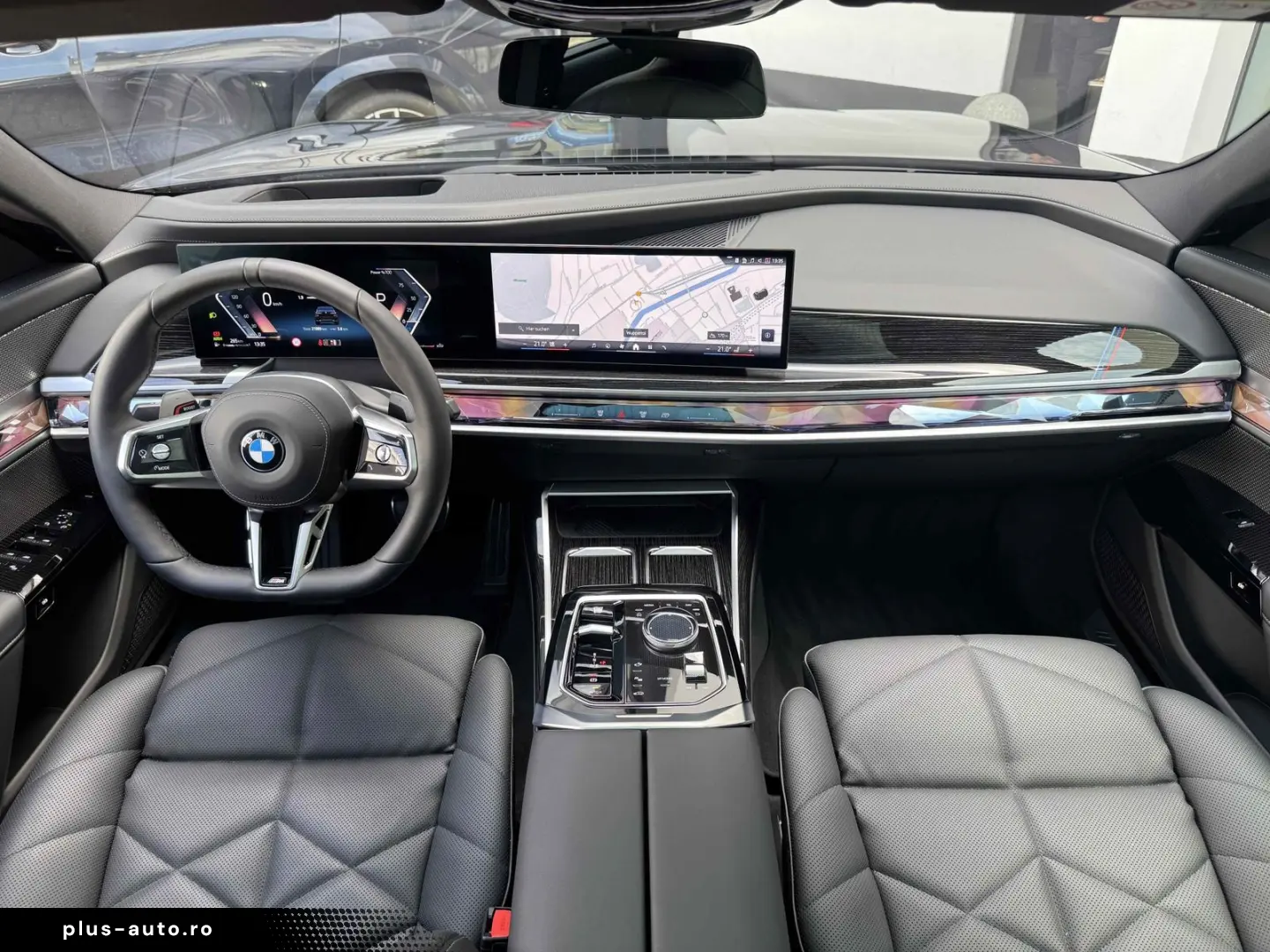 BMW 740d xDrive M Sport SkyPano DA PA Prof B&W AHK