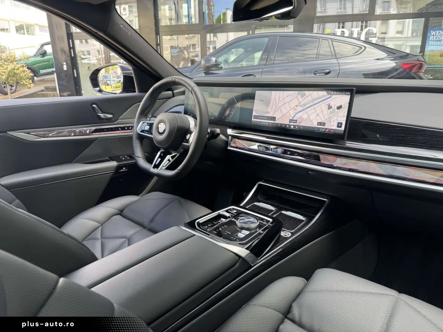 BMW 740d xDrive M Sport SkyPano DA PA Prof B&W AHK