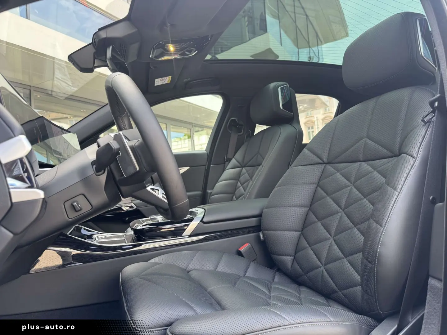 BMW 740d xDrive M Sport SkyPano DA PA Prof B&W AHK