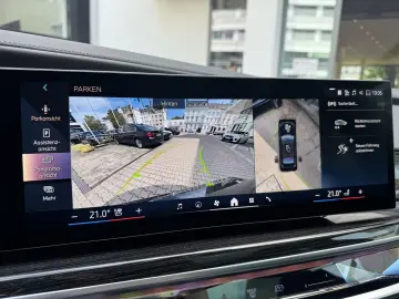 BMW 740d xDrive M Sport SkyPano DA PA Prof B&W AHK